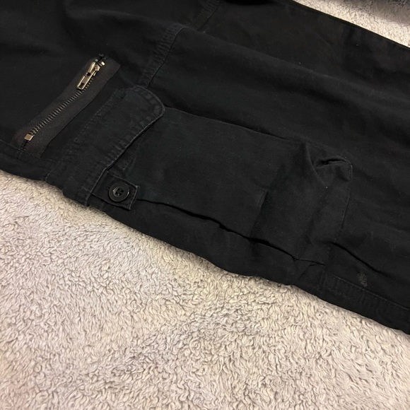 Amazon Black Cargo Pants for Women - Picture 5 of 9